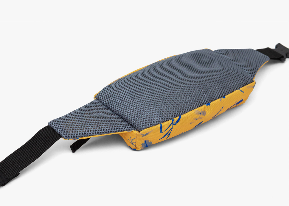 Enklepp Barking Store Mako 2.0 Waist Bag flowers yellow background