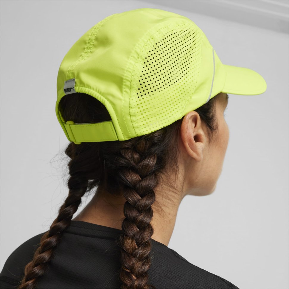 Lightweight runner top